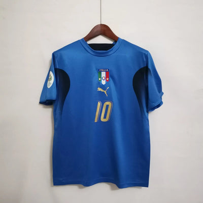 Totti #10 Italy Home 2006 image 0